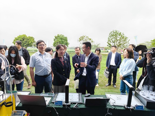 ����Ʒ�ֹҺ�������ѵ�����Ͳ�Ʒ���ֳ���Ħ���У���������������97��������������ҵ����������