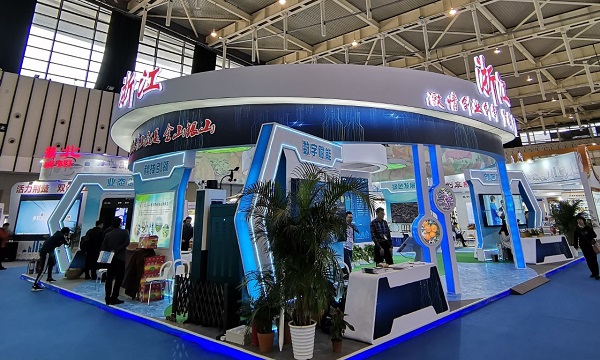 97¹ú¼ÊÏòÏÖ³¡µÄÐÂÅ©ÃñÓëÆóÒµ´ú±íÃÇչʾÁË×îеÄÏà¹ØÊÖÒÕ²úÆ·ÓëЧÀÍÆ½Ì¨Ð§¹û 97¹ú¼ÊÏòÏÖ³¡µÄÐÂÅ©ÃñÓëÆóÒµ´ú±íÃÇչʾÁË×îеÄÏà¹ØÊÖÒÕ²úÆ·ÓëЧÀÍÆ½Ì¨Ð§¹û