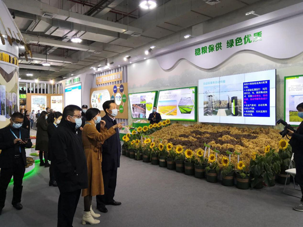 ��ʮ�����������������Ừ��ίԱ��ίԱ�����ҡ��㽭ʡũҵũ����������ͨ�ֵ���һ����ȡ�������Ƽ�������������