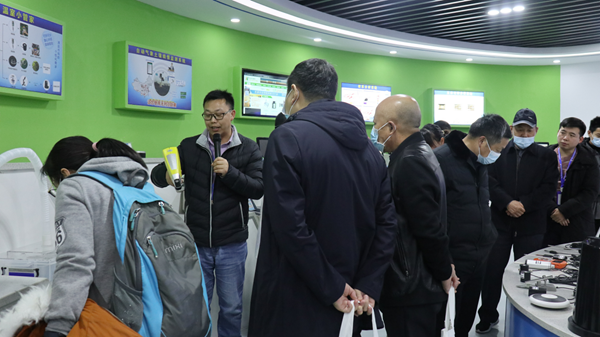 ����ְԱ�����ۺϲ�Ʒ