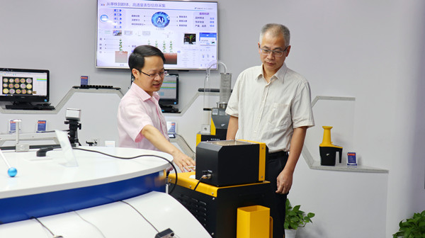 �������ܹ��ᵳ����ǡ�������ϯ֣����һ�и�97���ʵ���